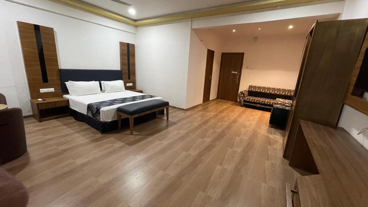 Heaven 7 Hotel & Resort Himatnagar Exterior foto
