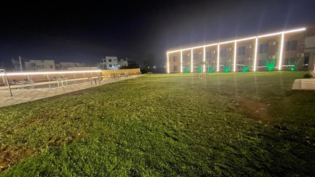 Heaven 7 Hotel & Resort Himatnagar Exterior foto