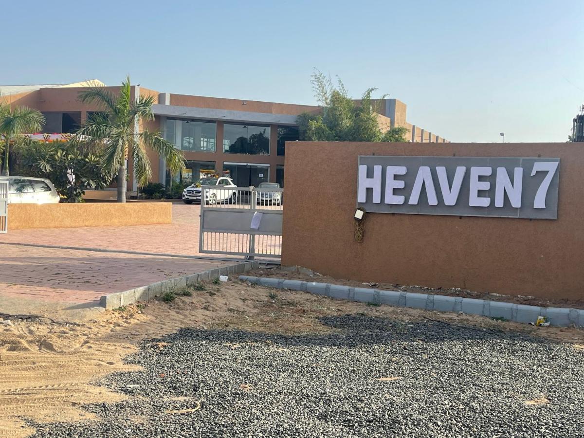 Heaven 7 Hotel & Resort Himatnagar Exterior foto