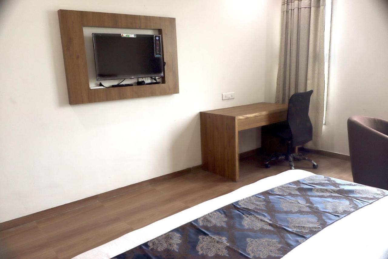 Heaven 7 Hotel & Resort Himatnagar Exterior foto